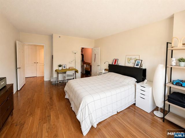 3301 City Place, Edgewater, NJ 07020