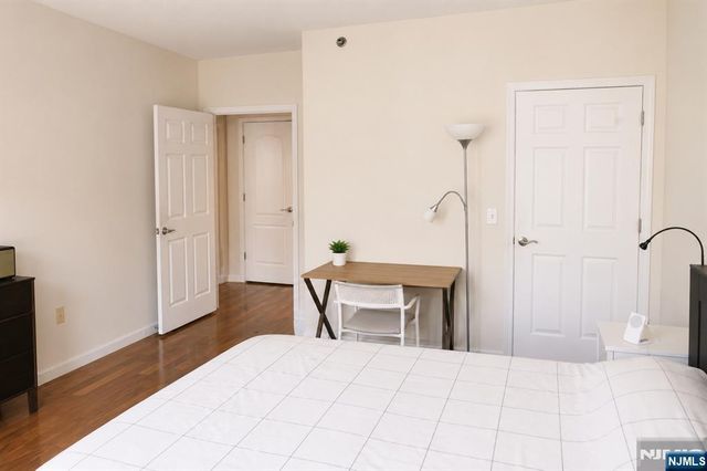 3301 City Place, Edgewater, NJ 07020