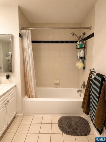 3301 City Place, Edgewater, NJ 07020