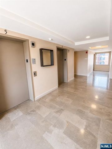 3301 City Place, Edgewater, NJ 07020