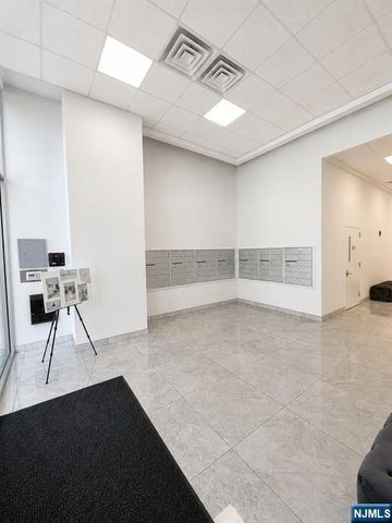 3301 City Place, Edgewater, NJ 07020