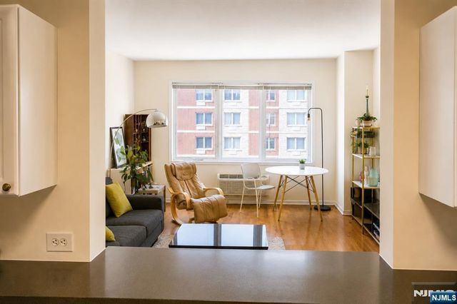 3301 City Place, Edgewater, NJ 07020