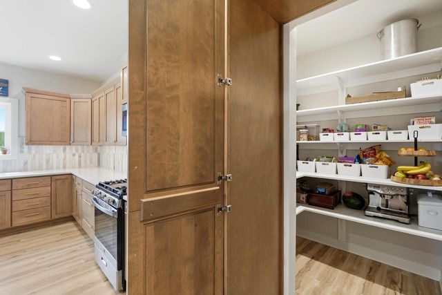 3725 Olde Howell ROAD, Waukesha, WI 53186