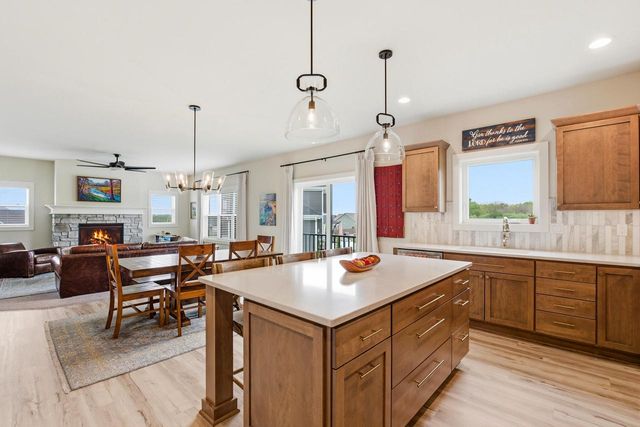 3725 Olde Howell ROAD, Waukesha, WI 53186