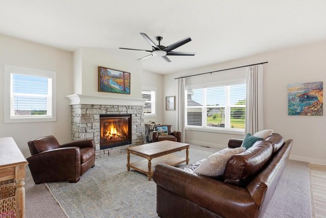 3725 Olde Howell ROAD, Waukesha, WI 53186