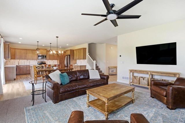3725 Olde Howell ROAD, Waukesha, WI 53186