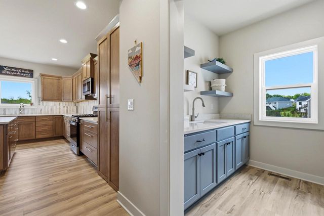 3725 Olde Howell ROAD, Waukesha, WI 53186