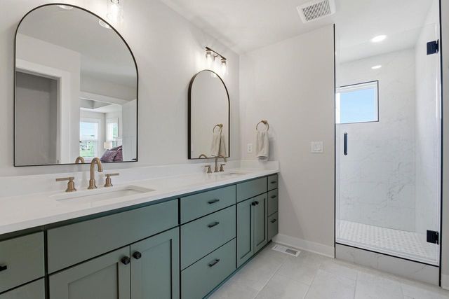 3725 Olde Howell ROAD, Waukesha, WI 53186