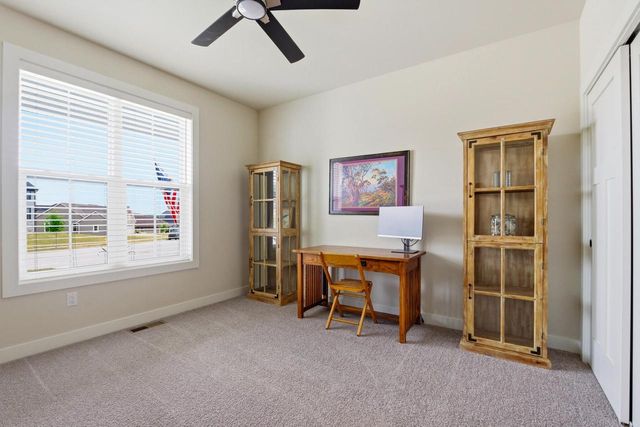 3725 Olde Howell ROAD, Waukesha, WI 53186
