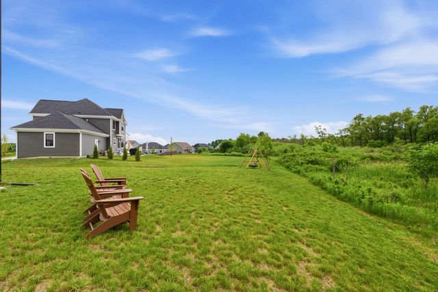 3725 Olde Howell ROAD, Waukesha, WI 53186