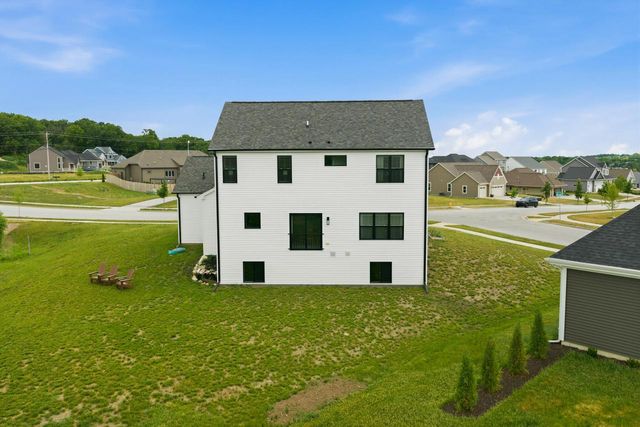 3725 Olde Howell ROAD, Waukesha, WI 53186