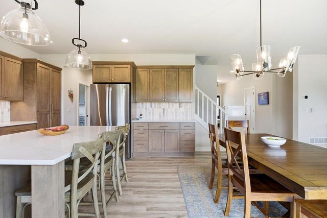 3725 Olde Howell ROAD, Waukesha, WI 53186
