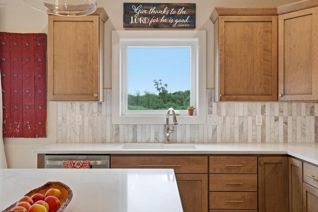 3725 Olde Howell ROAD, Waukesha, WI 53186