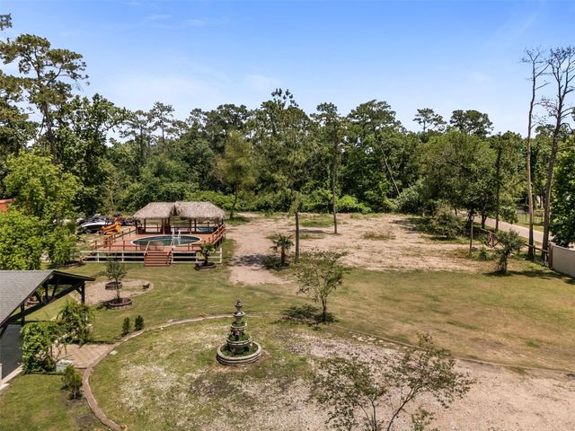 1302 Cherry Ln, Crosby, TX 77532