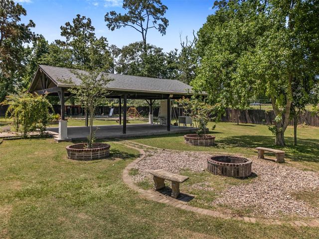 1302 Cherry Ln, Crosby, TX 77532