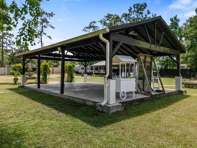 1302 Cherry Ln, Crosby, TX 77532