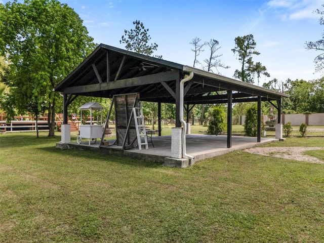 1302 Cherry Ln, Crosby, TX 77532