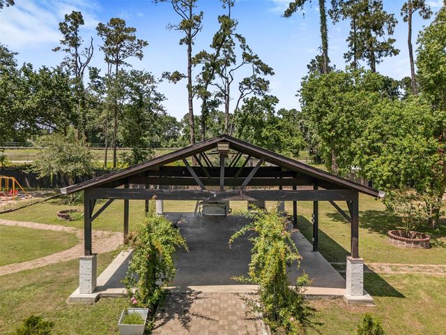 1302 Cherry Ln, Crosby, TX 77532