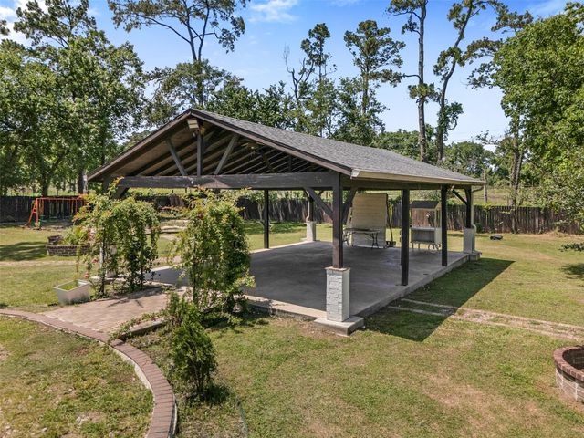 1302 Cherry Ln, Crosby, TX 77532