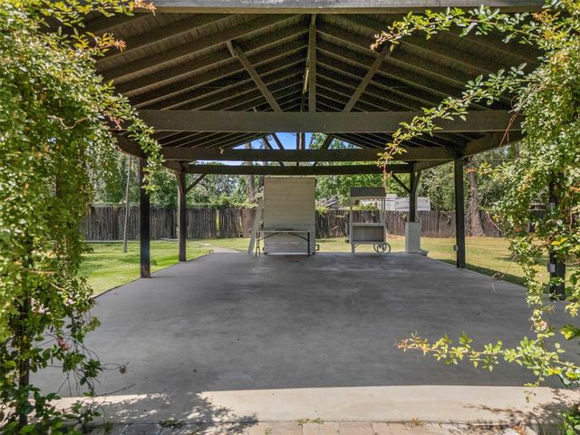 1302 Cherry Ln, Crosby, TX 77532