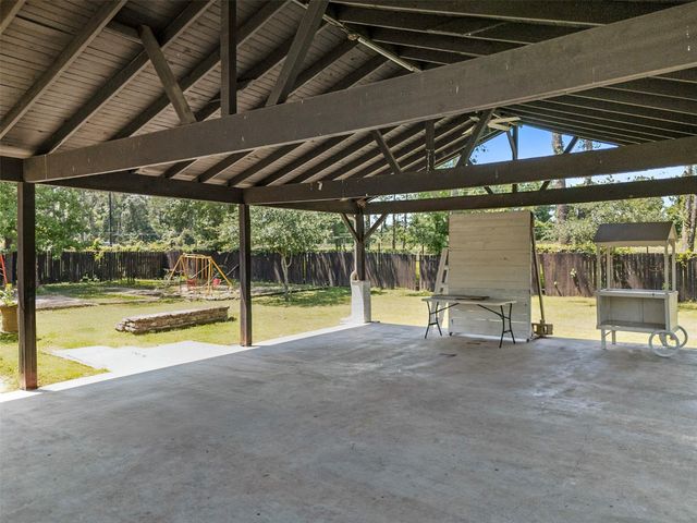 1302 Cherry Ln, Crosby, TX 77532