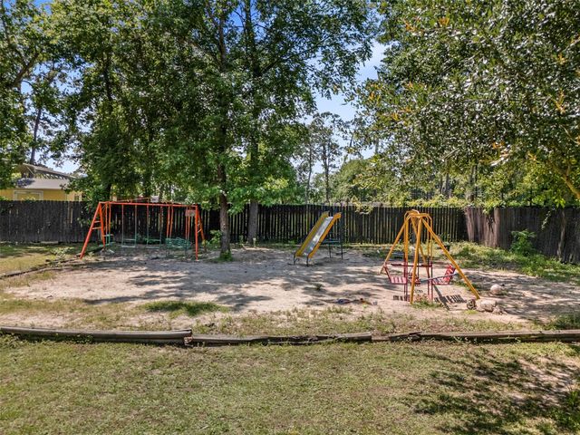 1302 Cherry Ln, Crosby, TX 77532