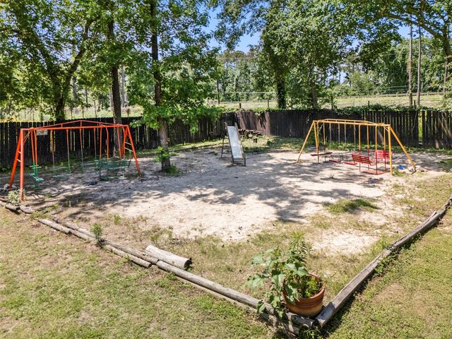 1302 Cherry Ln, Crosby, TX 77532