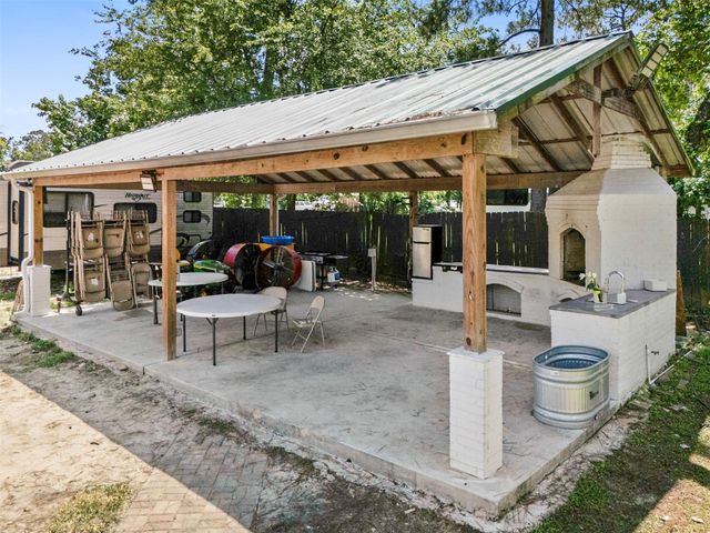 1302 Cherry Ln, Crosby, TX 77532