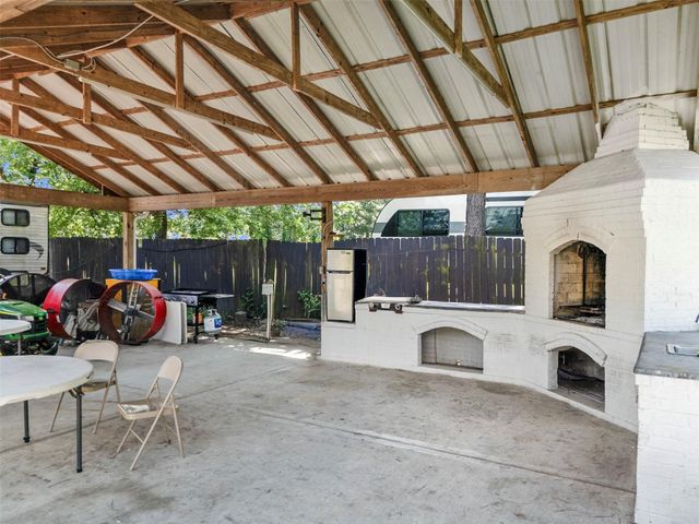 1302 Cherry Ln, Crosby, TX 77532