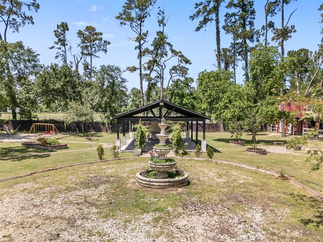 1302 Cherry Ln, Crosby, TX 77532