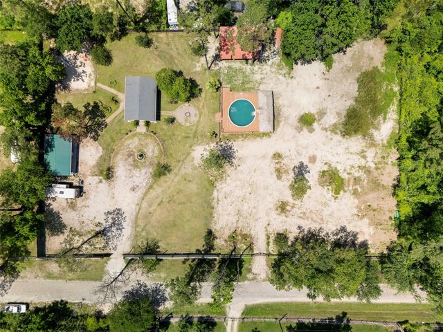 1302 Cherry Ln, Crosby, TX 77532