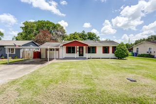 305 Yaupon Street, Sweeny, TX 77480