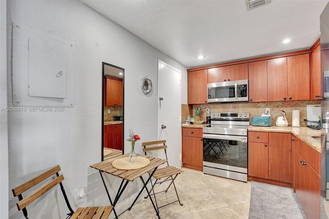 1950 S Ocean DR. 6B, Hallandale Beach, FL 33009