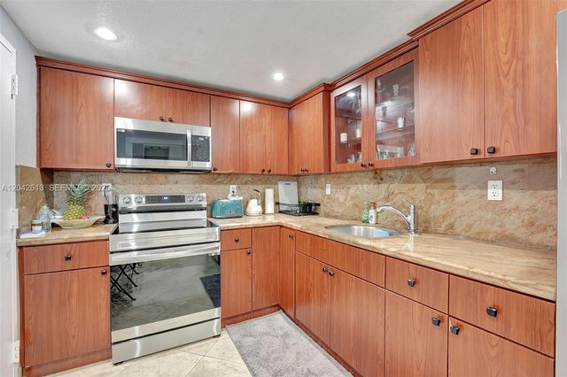 1950 S Ocean DR. 6B, Hallandale Beach, FL 33009