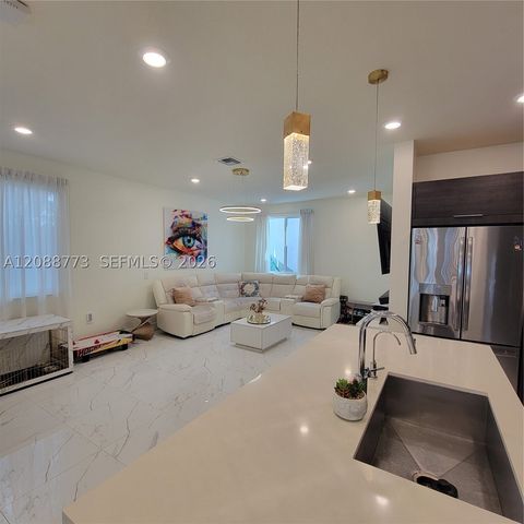 10440 NW 67th St 10440, Doral, FL 33178