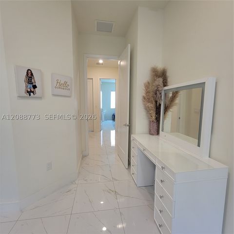 10440 NW 67th St 10440, Doral, FL 33178