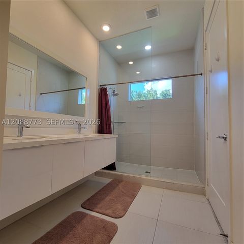 10440 NW 67th St 10440, Doral, FL 33178