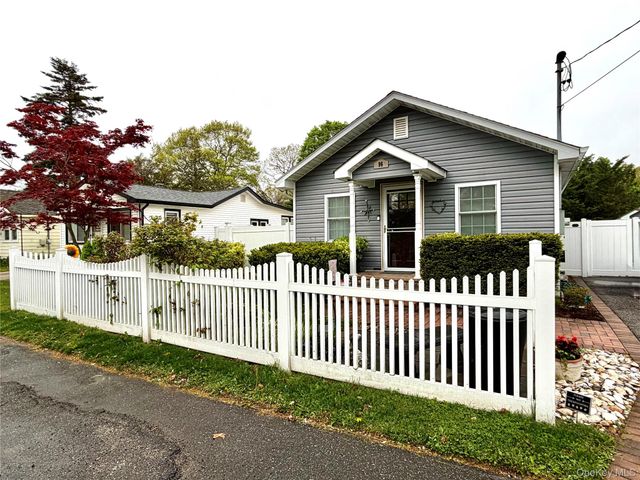 96 Pleasure Avenue, Ronkonkoma, NY 11779