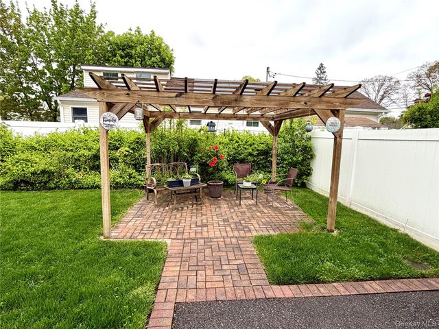 96 Pleasure Avenue, Ronkonkoma, NY 11779