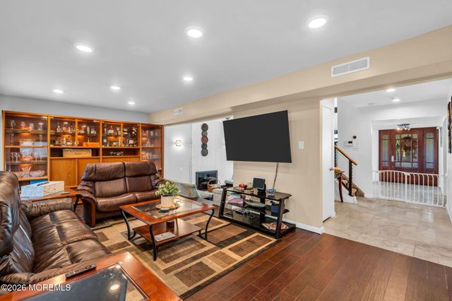 12 Ethan Allen Road, Freehold, NJ 07728
