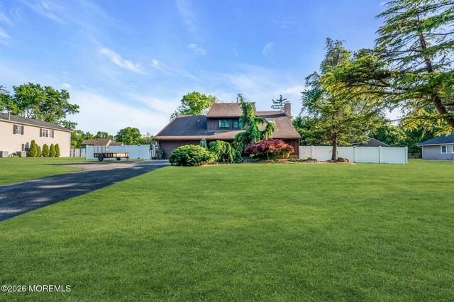 12 Ethan Allen Road, Freehold, NJ 07728