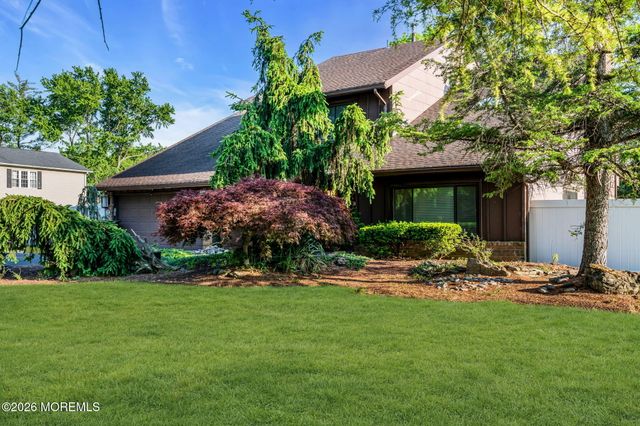 12 Ethan Allen Road, Freehold, NJ 07728