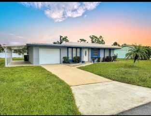 448 BLOSSOM AVENUE NW, Port Charlotte, FL 33952