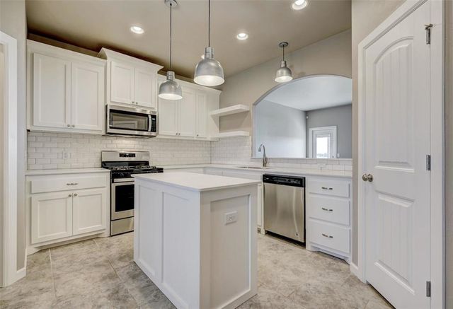 1120 Garrett Farm Road, Newcastle, OK 73065