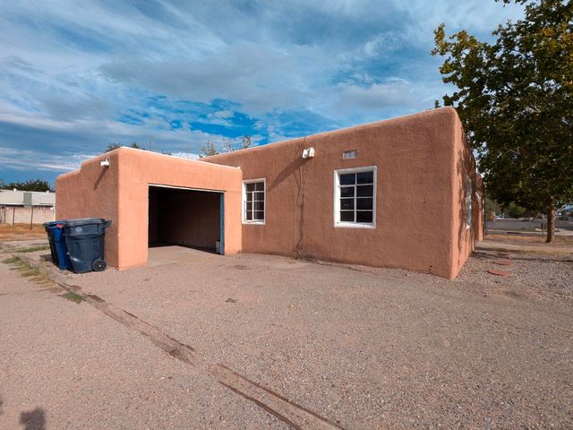 400 63rd Street NW, Albuquerque, NM 87105