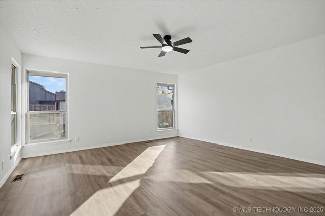 6803 S 77th East Avenue, Tulsa, OK 74133