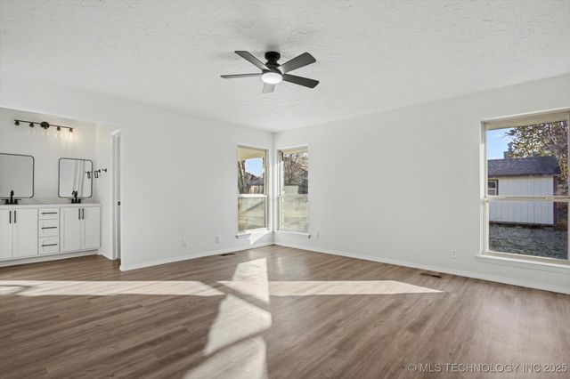 6803 S 77th East Avenue, Tulsa, OK 74133