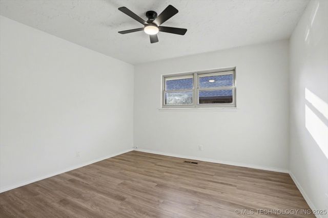 6803 S 77th East Avenue, Tulsa, OK 74133