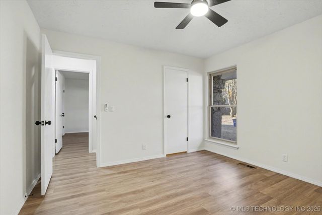 6803 S 77th East Avenue, Tulsa, OK 74133