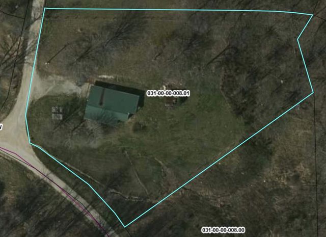 680 Round Mountain Road, Irvine, KY 40336